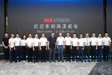 楊國明總裁率管理團(tuán)隊(duì)到?？低暯涣鲗W(xué)習(xí)